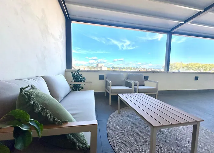 Beautiful Penthouse דירה *