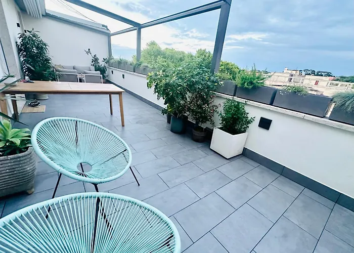 Beautiful Penthouse דירה *